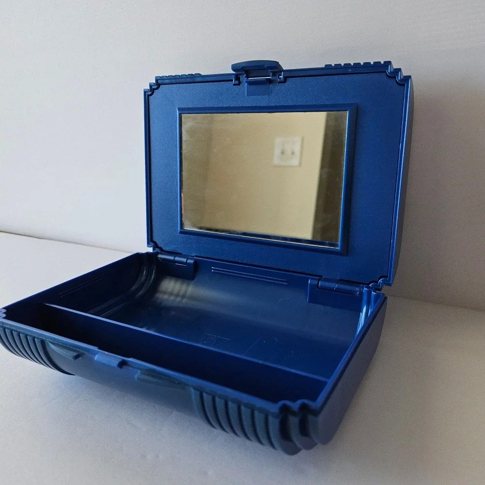 Vtg Covergirl SASSABY Model‎ 110 Little Travelor Cosmetic Mirror Case Blue 6.5in